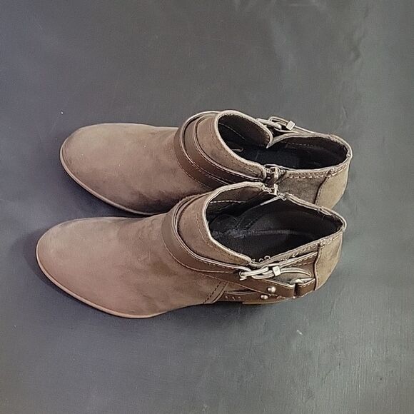 BRAND NEW INDIGO RD ROUND TOE ZIP CLOSURE ANKLE BOOTIES - Picture 6 of 13